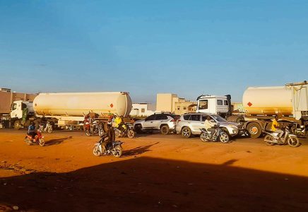 مالي تستقبل قافلة صهاريج تحت حراسة مشددة