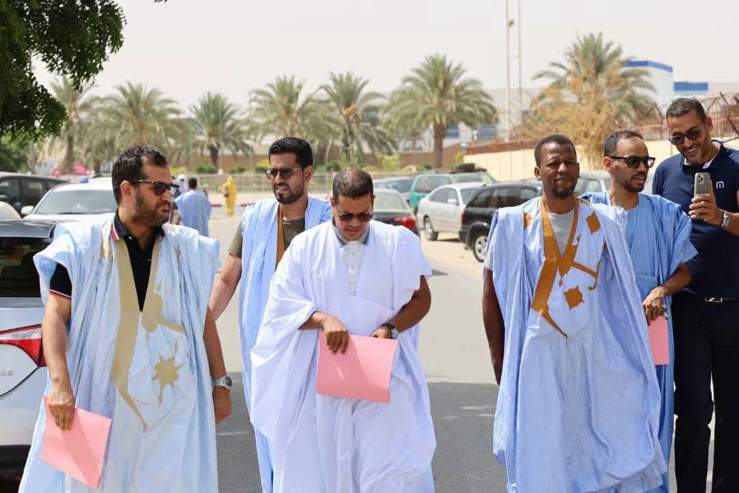 نشطاء سياسيون يتقدمون بشكوى قضائية ضد المطالبين بالمأمورية الثالثة